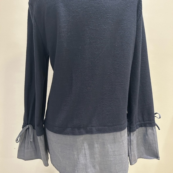 Alexander Jordon Shirttail Top Blue with Cute Sleeve Detail Size M - Picture 2 of 5